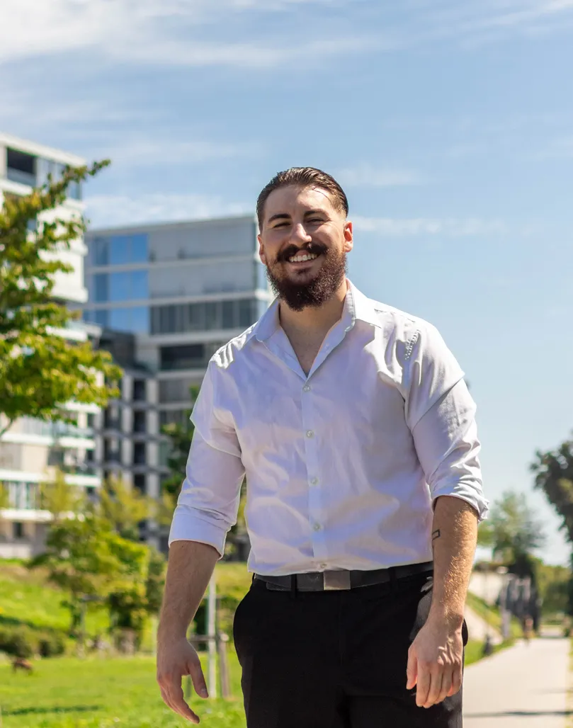 Jannis Röstel beim Programmieren